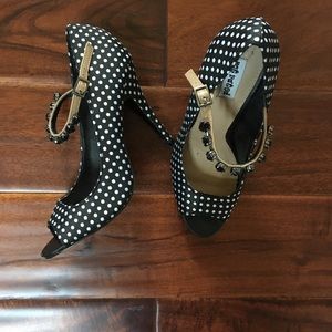 Black Polka Dot heels!